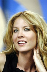 Scientology booster Jenna Elfman